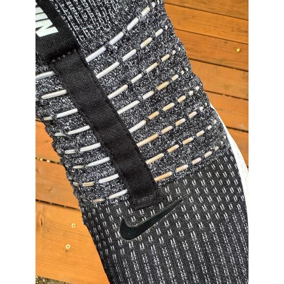 Nike React Phantom Run Flyknit2 - Women's Size 9 - Oreo Black White CJ0820-002 - Picture 6 of 10